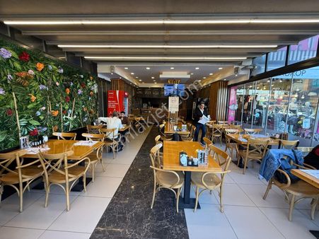 Dikmen Caddesi Üzerinde Devren Kebap % Lahmacun Salonu