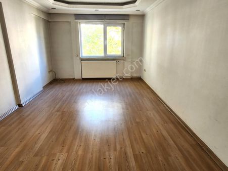 Maltepe Gmk Bulvarı'nda Ön Cephe 2+1 Kiralık Ofis