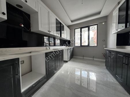 Sancaktepe'de 3+1 Oturuma Hazır Yapılı Sıfır Daire