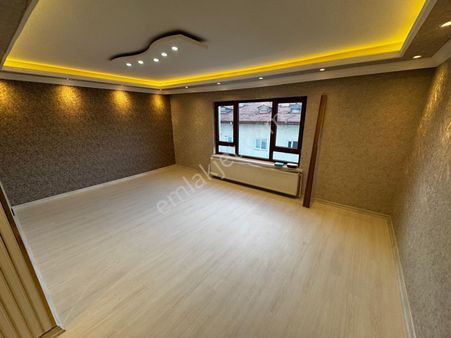 İncirli Merkez'de Orta Kat 3+1 Bağımsız Yalıtımlı Lüks Yapılı