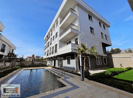 Büyükçekmece Celaliye De Satılık 3+1 Bahçe Kullanımlı Daire