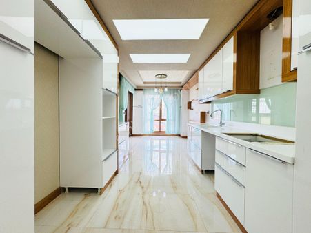 Nam-ak Emlak'tan Hastahane Yakını Kapalı Otoparklı Ultra Lüks 4+1 Site Dairesi