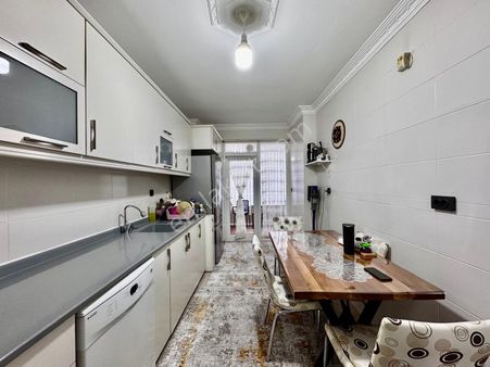 Taşcılar'dan Hicret Cami Yakını 140m2 Güney - E.banyo Kiler 3+1 Daire