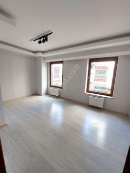 Oldpol Emlak'tan Şehirin Merkezinde Harika Konum Luks 1+1 Da