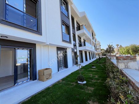 Altınkumda Havuzhu Sitede Bahçeli Daire