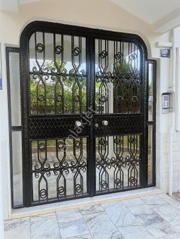 Havuzlu,asansörlü Sitede Ayrı Mutfak Daire