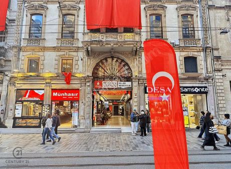 Taksim İstiklal'de Güvenlikli İş Hanında Ofis & Depo