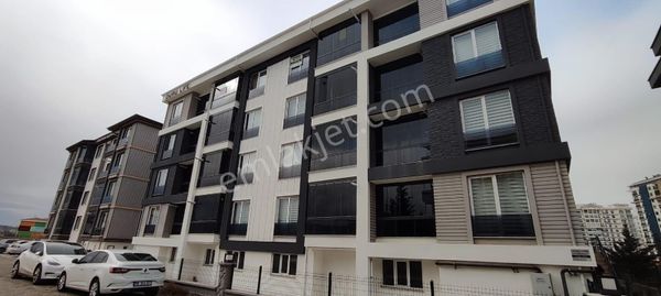 Kiralık Çok Geniş 1+1 Daire