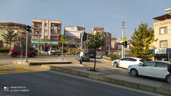 Karabağlar Selvili Mh Eserkent'te Otomatik Kepenk Dükkan Kiralık