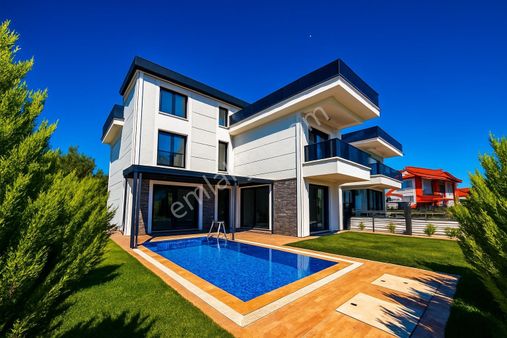 Ayanoğlundan Güre'de Denize Yakın Havuzlu Kapalı Otoparklı Villa