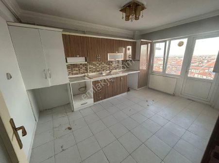 *emin Emlak Kiralıyor..***emin Emlaktan Abbas Mahallesinin En İşlek Lokasyonunda Kiralık Daire