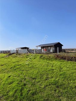 4700 Metre Bağ Evlerinin İçinde Arazi