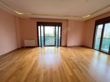 Turyap'tan Atatürk Caddesi'nde Balkonlu Ebeveynli 100m2 3+1