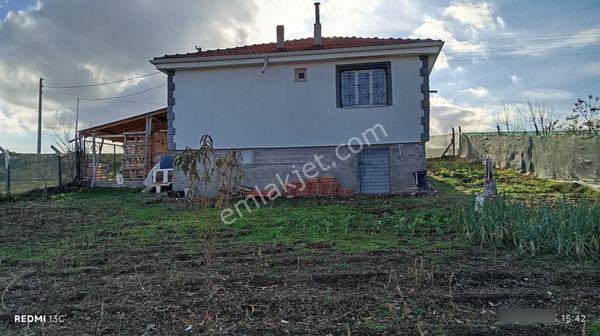 Yukarıkuzfındık Mahallesinde Arsa İçinde 700m2 Köy Evi