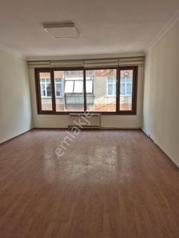 Pendik Uzmanı Cemal Kınay'dan Çarşı Merkez Kiralık 3+1 İşyeri