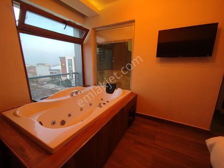 Jakuzili Lüks Oda – Günlük Kiralık, Şehir Merkezinde 7/24 Hizmetinizde