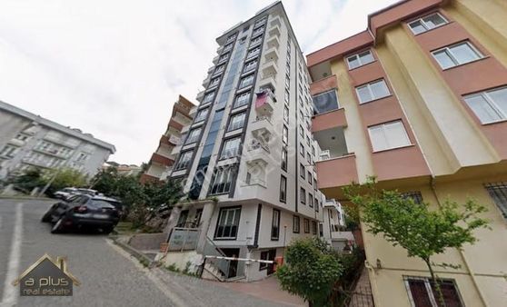 İstiklal Mahallesinde Geniş Mutfaklı Bahçe Kullanımı 100m2 Daire