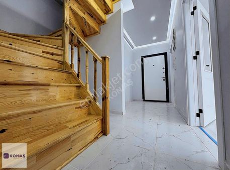 Konaştan Arnavutköyde Satılık 2+2 Sıfır Dublex