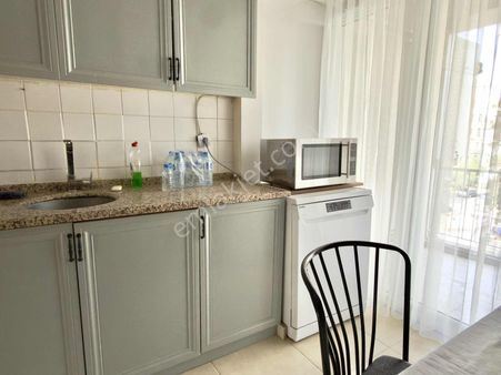 Bornova Erzene Mah Ata Durağı 3+1 Eşyalı Ara Kat Kiralık Daire