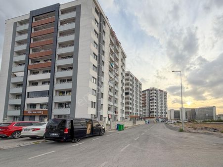 Şehir Hastanesi Karşısın'da 1+1 Odalı Kiralık Daire