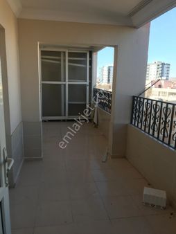 Kılınç Emlak'tan Akabe Toki Dg Bloklarında Satılık Arakat Daire