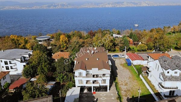 Başiskele Sahilde Lüks Eşyalı Denize Çok Yakın Satılık Daire