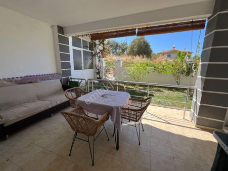 Kuşadası Kadınlar Plajına Yakın Geniş 2+1 Bahçe Katı