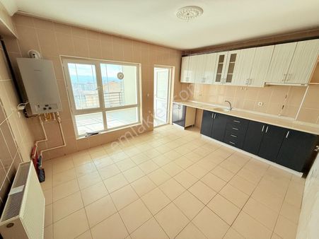 Barıştepe'de 3+1 Ara Katta Merkezi Konumunda Fırsat Daire Acilll