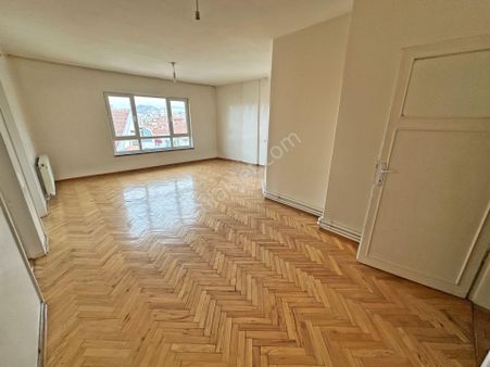 Abidinpaşa Mahallesinde Katta Manzaralı 3+1 Satılık Daire