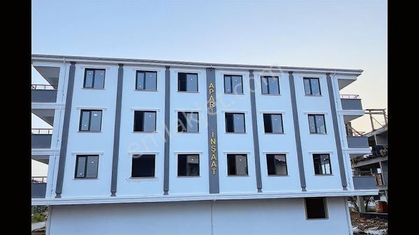 Armutlunun En Güzel Mevkisinde Satılk Daire Ve Dükkanlar İskanlı