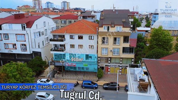 Turyap Körfezden Tuğrul Caddesinde Satılık 3 Katlı İş Merkezi
