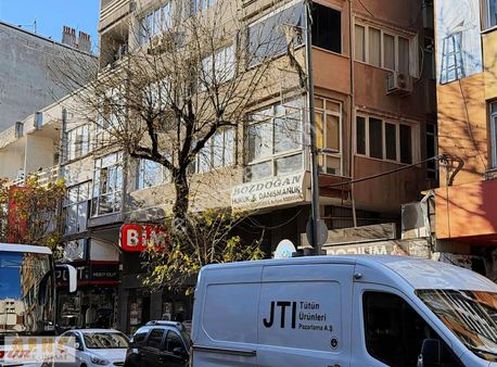 Sefaköy Merkezde 2+1 85 Metre Eşyalı Kiralık İş Yeri