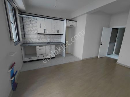 Sıfır Binada - 2+1 Daire - Asansörlü - Açık Otoparklı