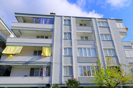 Akçay İkizçay'da Köşe Konumlu, Geniş 2+1 Ayrı Mutfaklı Daire