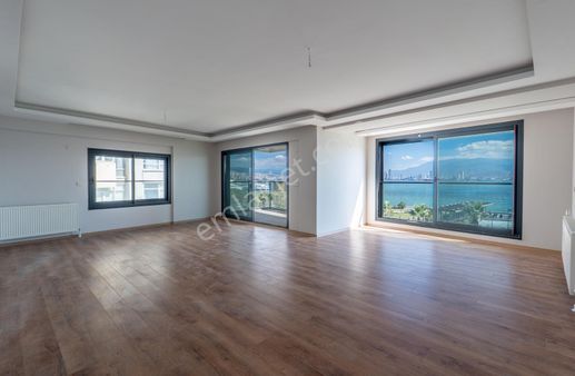 Karşıyaka Yalı Full Deniz Manzaralı Otoparklı 3+1 Yalı Dairesi