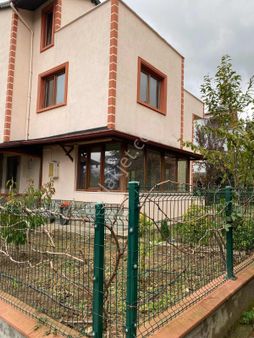 Yalova Merkez Kadıköy Çevrekent Sitesi 4+1tripleks Villa