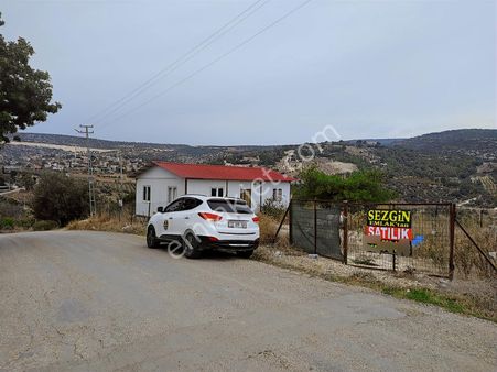 Sezgin Emlak Tan Çakırlı Da 2765 M2 İçinde Prefabrik Ev