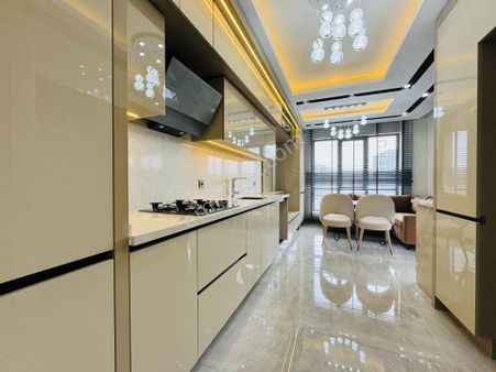 Nam-ak Emlak'tan Hastane Bölgesinde Kapalı Oto. Şık Tasarımlı Lük Sıfır 4+1 Daireler