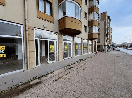Ekin Group'tan Anayola Cephe 570 M2 Kiralık İşyeri