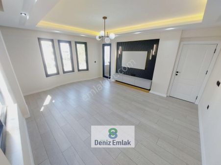 Denizden Akçayda Ebeveynli Arakat Geniş Satılık 3+1 Daire.