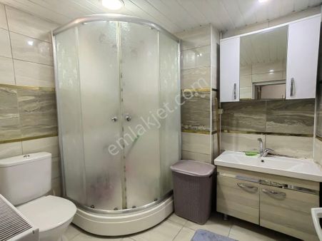 Akçay Emlak'tan Akşehir Yıldırım İlkokulu Yanında 1. Kat Doğalgazlı Satılık 3+1 Daire