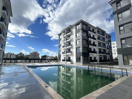 Yeniköy'de Site İçi Kapalı Otoparklı Havuzlu Sıfır 1+1