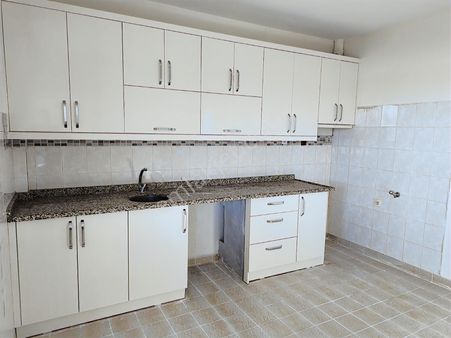Manavgat Aşağıışıklar Mahallesi'nde Ara Kat 3+1 Kiralık Daire