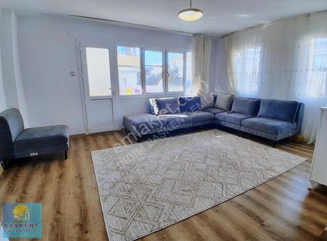 Efelerde Cadde Üstü, 1. Kat, Eşyalı 2+1 Geniş Daire