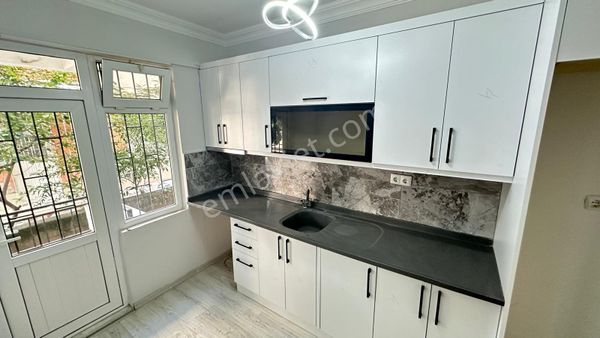 Cantan Emlaktan Akçay Merkezde Kordona Denize Yakın Bahçe Kullanımlı Lüks Yapılı Daire