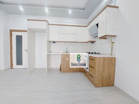 Denizden Akçayda Denize 100 M Arakat Satılık 2+1 Daire.