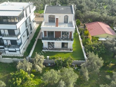 Yetkili Ayanoğlu'ndan Zeytinli' De 4+1 Satılık İkiz Villa