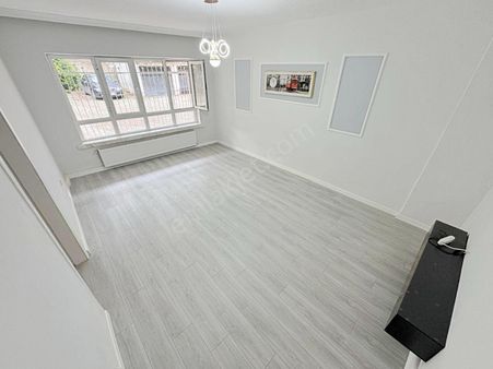 Tevfik Sağlam Caddesi Paraleli 2+1 Giriş Kat Yapılı Fırsat Daire