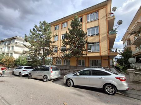 3+1 A.eğlencede Merkezi Konumda B.salon Orta Kat Daire