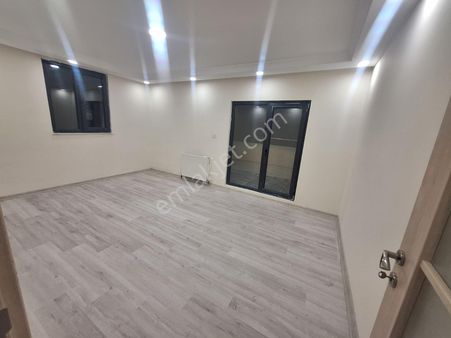 Özgürlük Mahallesi Kiralık 3+1 Sıfır Çatı Katı Teraslı